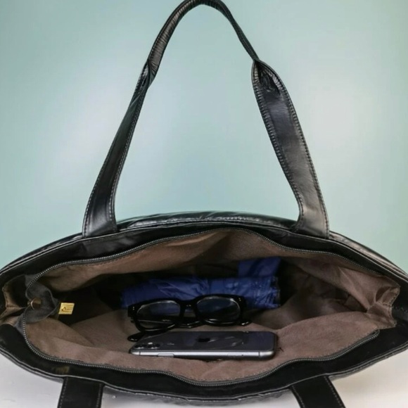 Black Quilted Puffer Tote Bag - Picture 4 of 4